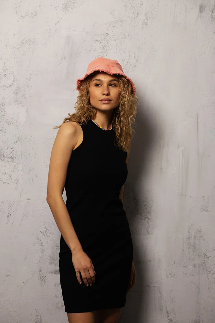 SUKIENKA SHAPE black